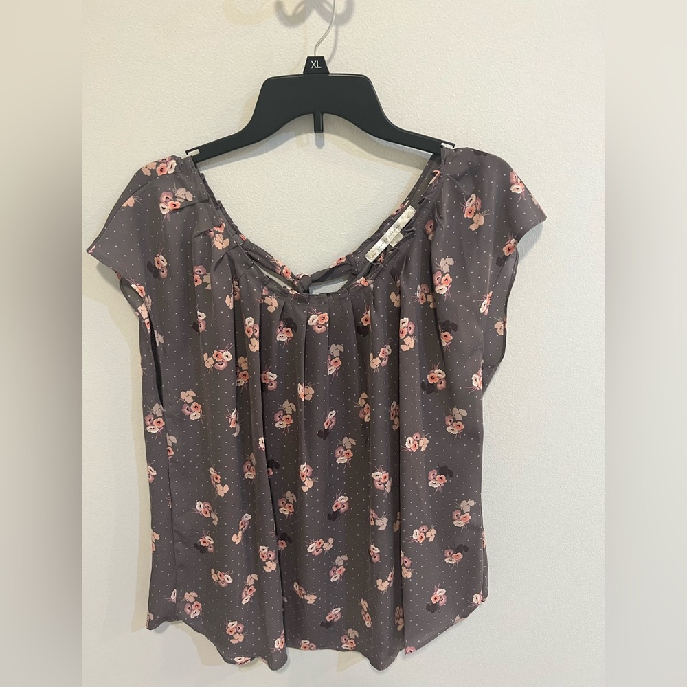 Rayon pink and gray shirt, for business/work wear or pain with jeans